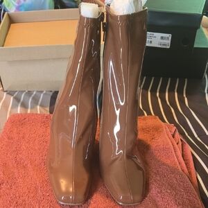 Steve Madden Glossy Brown Patent Square-Toe Ankle Boots. Never Worn. Damaged box